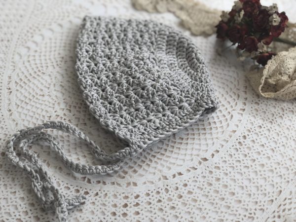 Belle-bonnet-crochet-grey