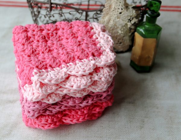 crochet-washcloth-pinks